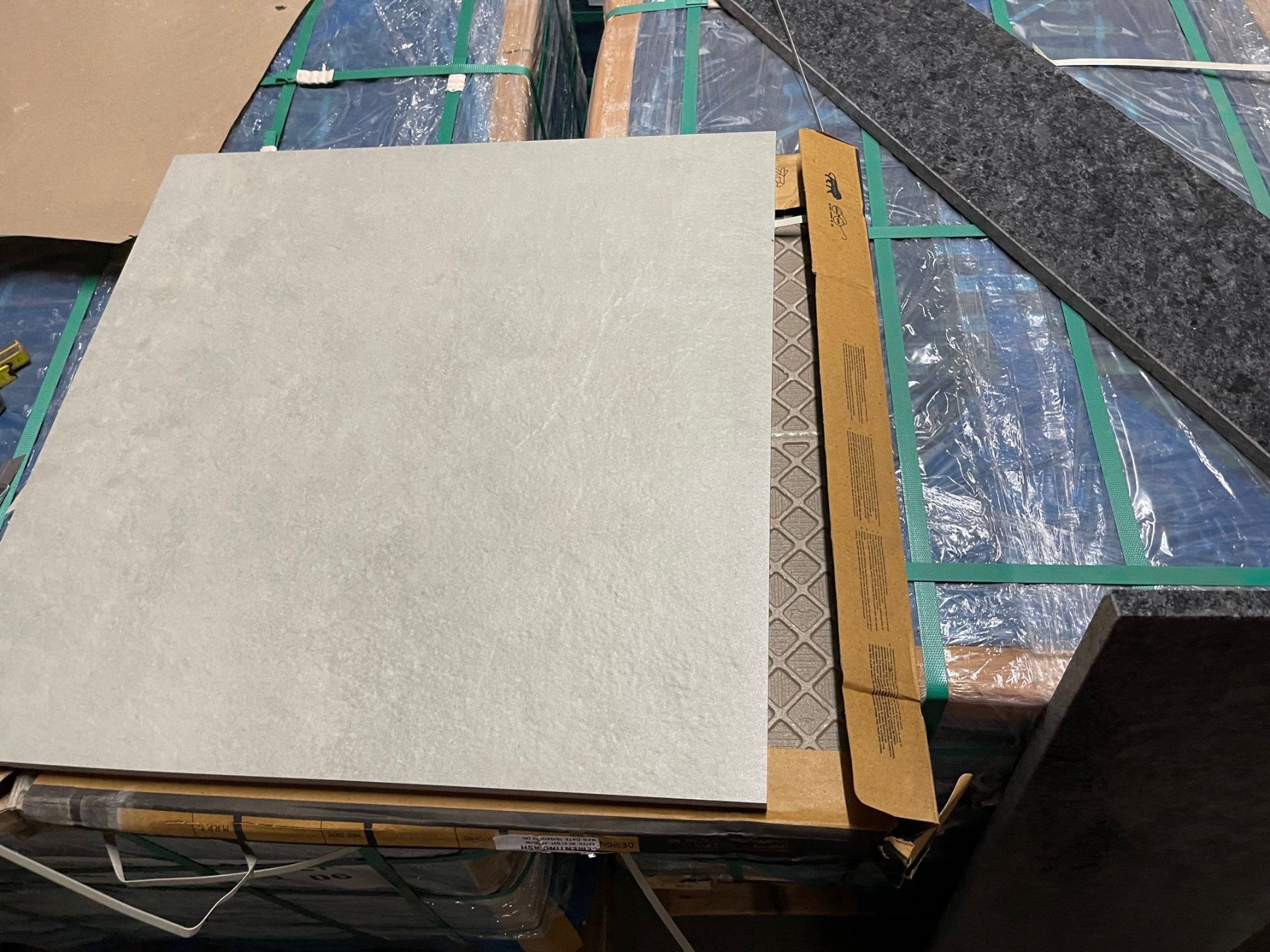 Rivestimenti per pavimenti: Balkonplatten - Terrassenplatten 60x60x2cm Gartenplatten – Nuovo e nell'imballaggio originale da Dietikon venduto da Baedershop24
