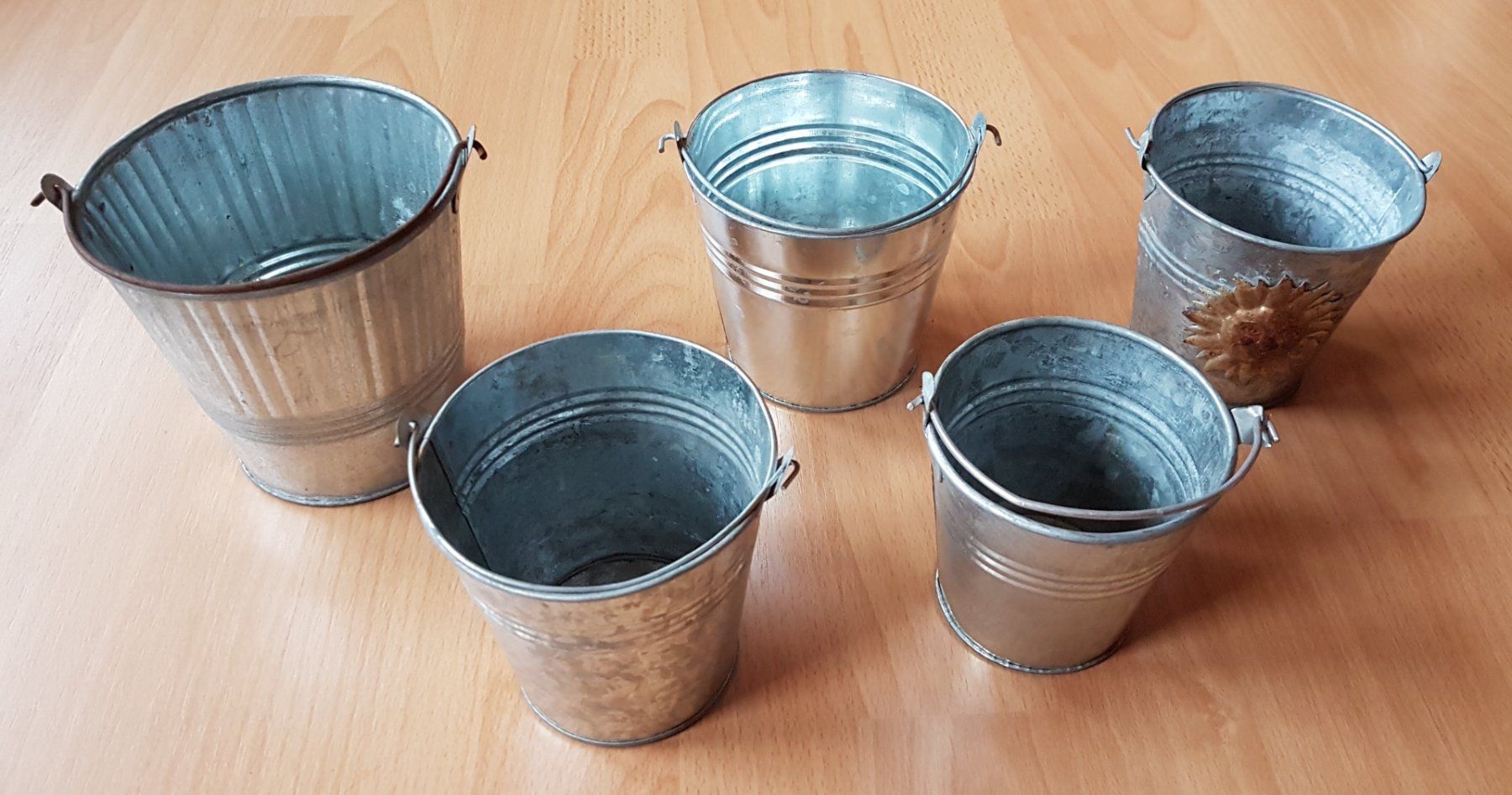Vasi per fiori: 10 ZINK-BLUMENTÖPFE / EIMER / GEFÄSSE / DEKO – Usato da Sax venduto da prinzenrollen 3