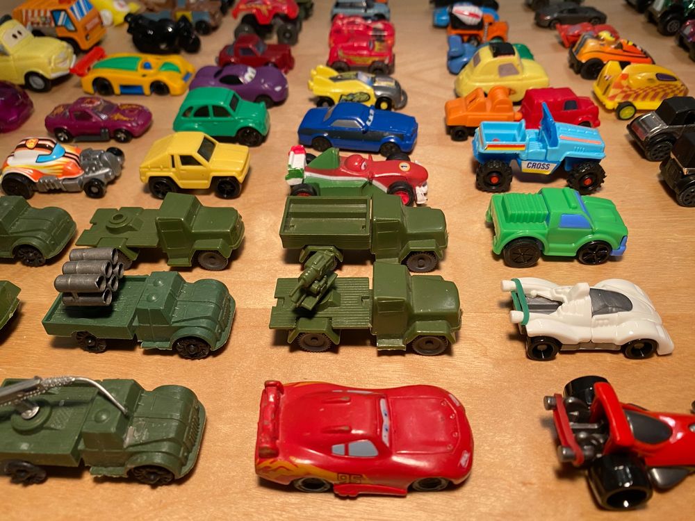 Miniatur-Auto-Wandhalterung, 12 Stück, Für Spielzeugautos Bis 7,1 Cm Breite