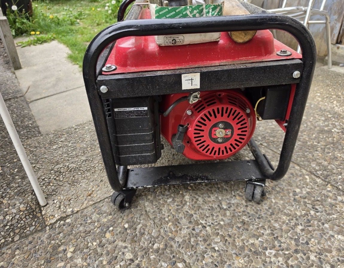 Generatori di corrente: Générateur 7500W 380v – Usato da Thônex venduto da mar_pz72 1