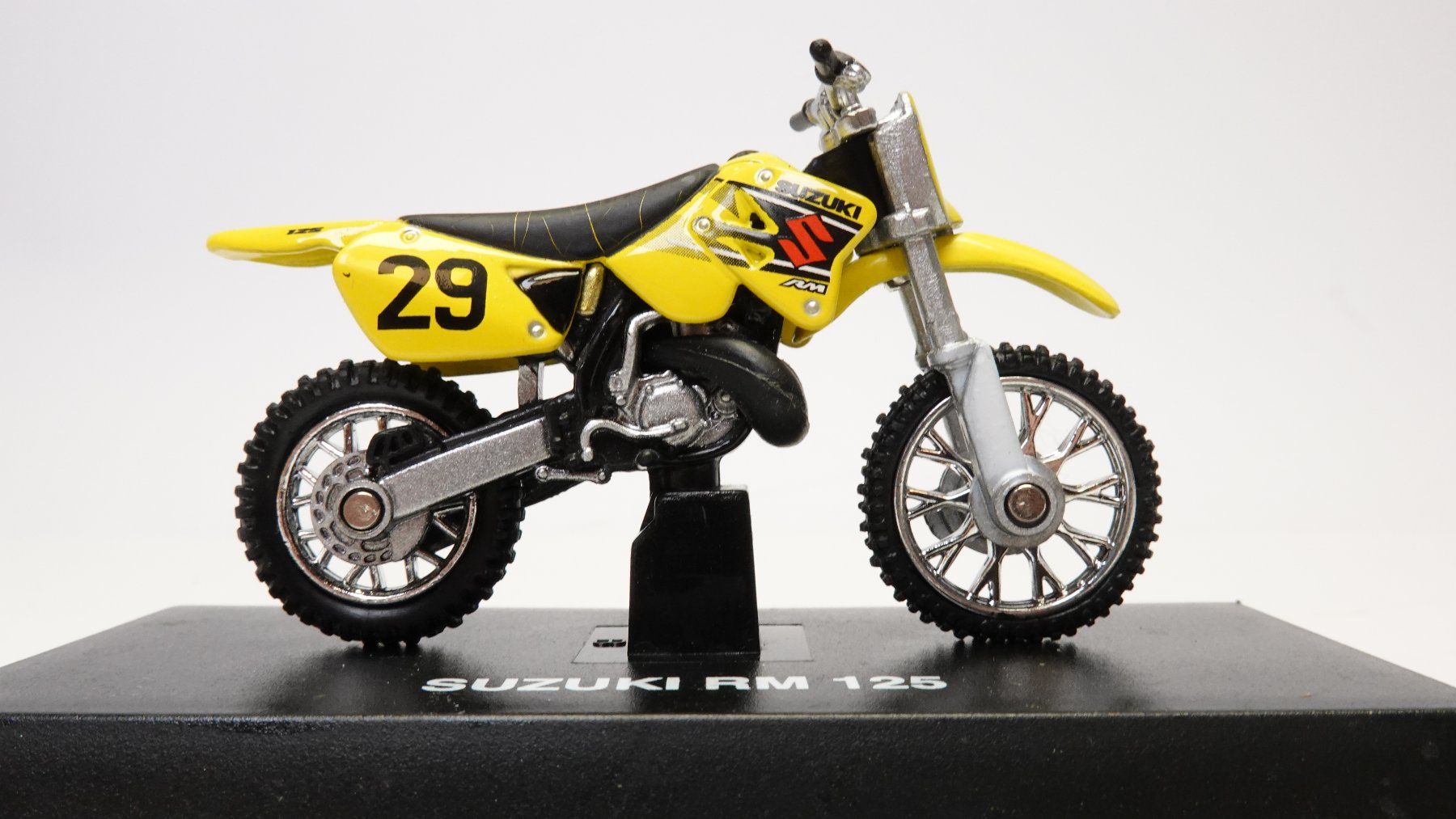 Modellautos: e54 1/ 32 NewRay SUZUKI RM 125 – Gebraucht aus Thun von evinka_gmbh 1