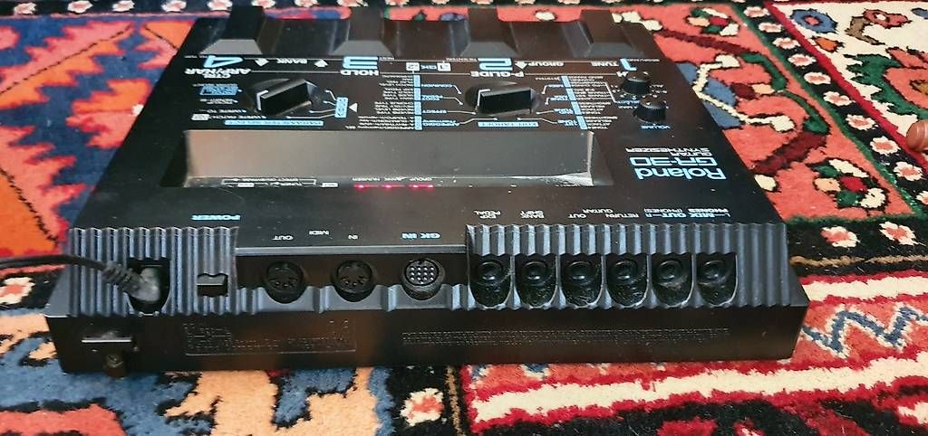 Roland Strumenti musicali: Roland GR-30 Guitar Synthesizer Multi Effects Pedal – Usato da St. Imier venduto da Lautar_Vega 2