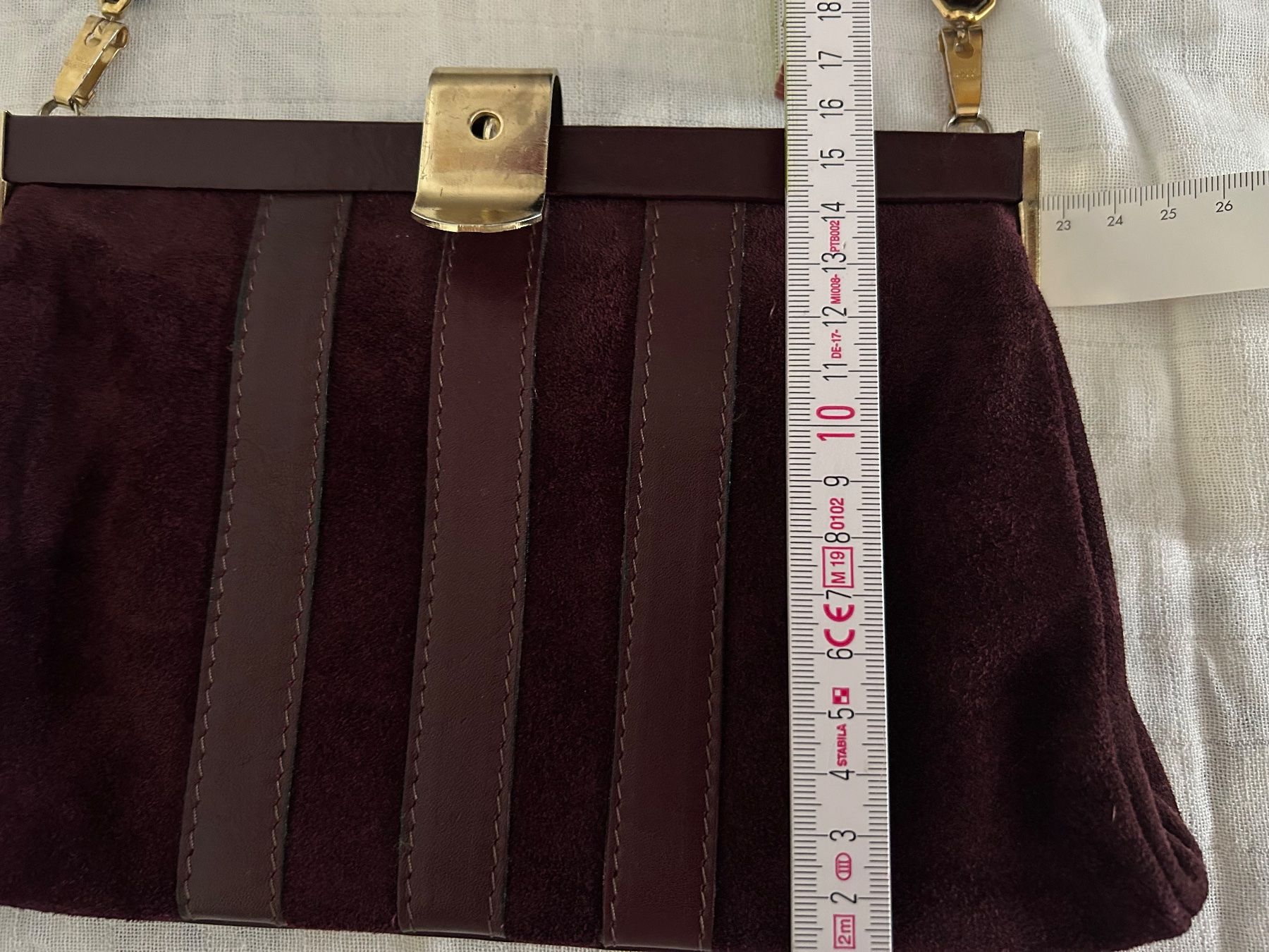 Borse da donna: Vintage Umhängetasche in Bordeaux – Usato da Rorschach venduto da LuciaTramp 2