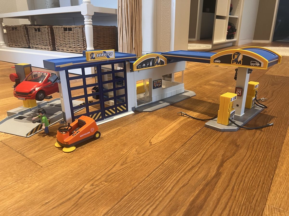 Playmobil Giocattoli: Playmobil Garage – Usato da Baar venduto da kuettelf 1