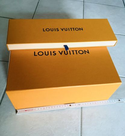 Zwei Louis Vuitton Schachteln Boxen