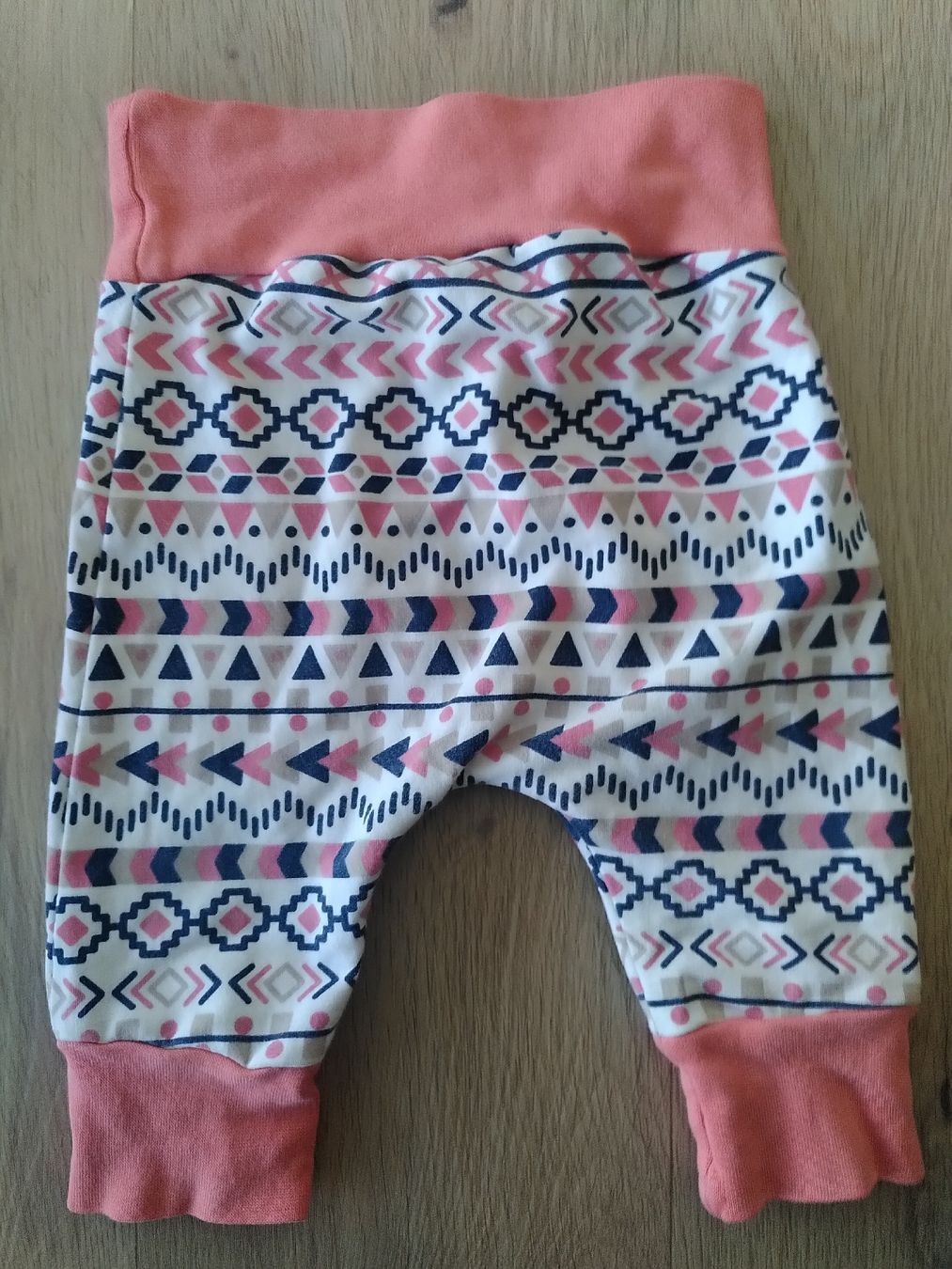 Pantaloni: Hose - Mädchen Grösse 62-68 – Usato da Penthaz venduto da ann_l7zt 2