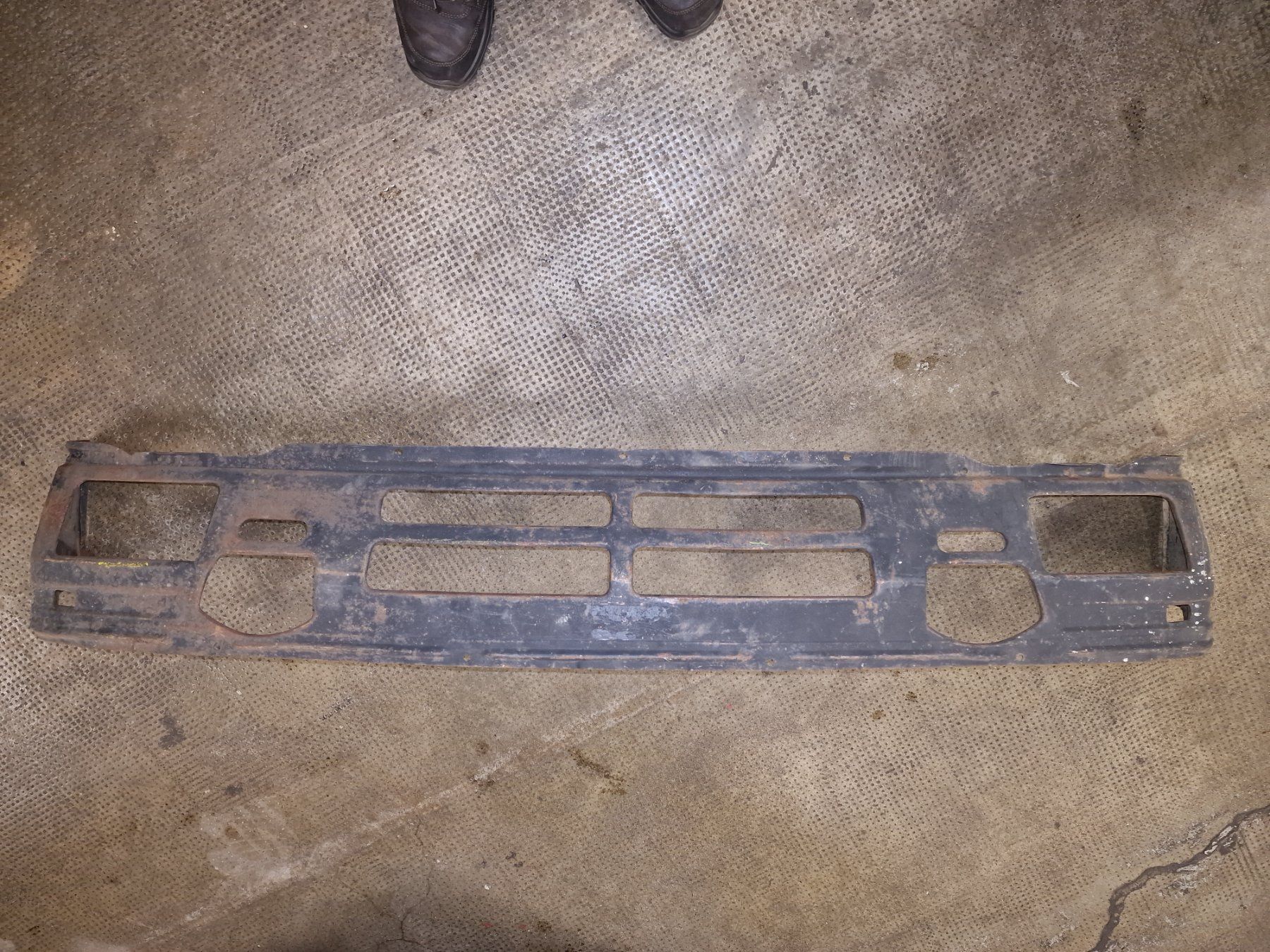 Tutti pezzi di ricambio auto: Frontplak Bmw E30 – Usato da Füllinsdorf venduto da gar_l5b6 2