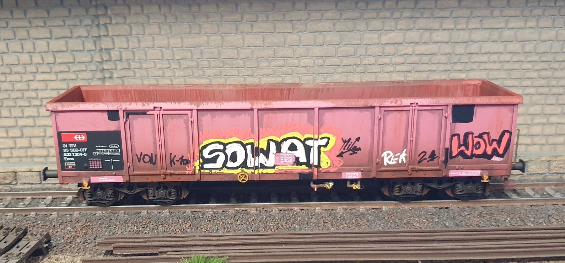 Roco Modellini di ferrovie: WAGON EAOS, SBB-CFF, ROCO 47215, PATINE + GRAFFITIS – Usato da Loveresse venduto da FIFILOULOU 3