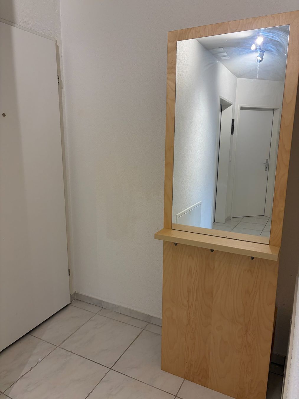 Guardaroba: Platzsparende Garderobe – Usato da Freienstein venduto da Noodaeng 2