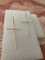 Grosse, elegante, goldfarbene Kreuz Ohrhänger, 3cmx8.1cm