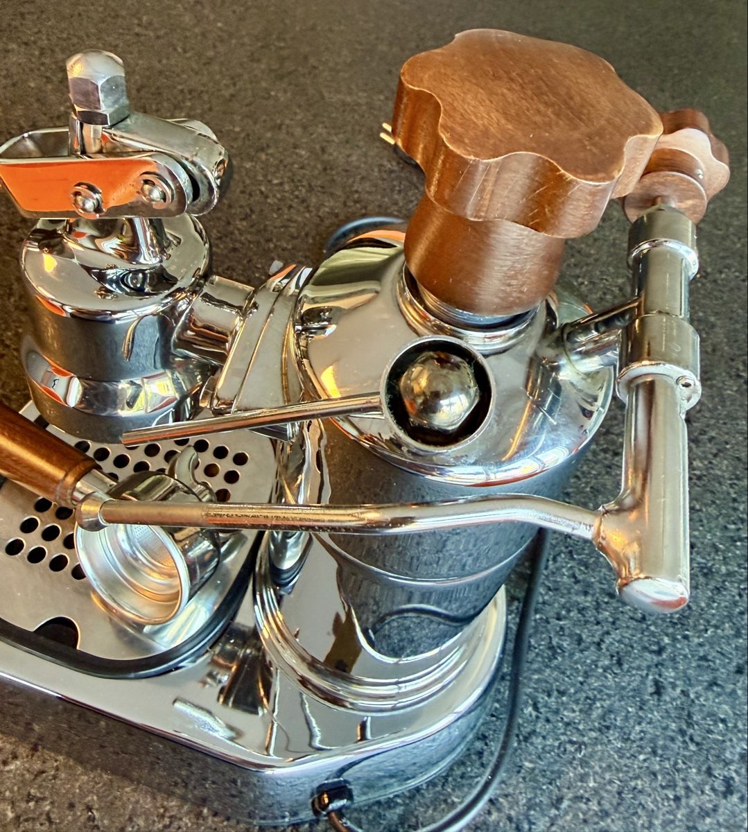 La Pavoni Macchine per caffè & Macchine per espresso: La Pavoni Professional Lusso High Design – Difettoso da Spreitenbach venduto da Gfoiera 4