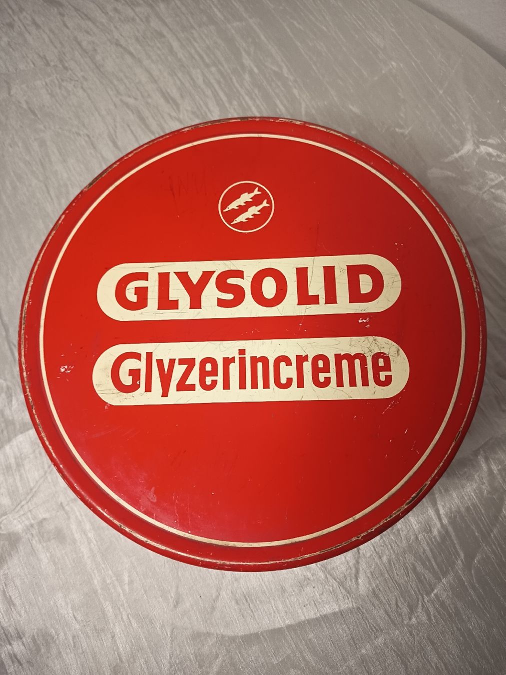 Altro in Decorazioni & Accessori: Glysolid Glyzerincreme Blechdose rot gebraucht – Usato da Wangen b. Olten venduto da crea_look
