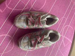 4 paires de Chaussures enfants taille 25