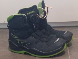 LOWA Winterschuhe Grösse 33