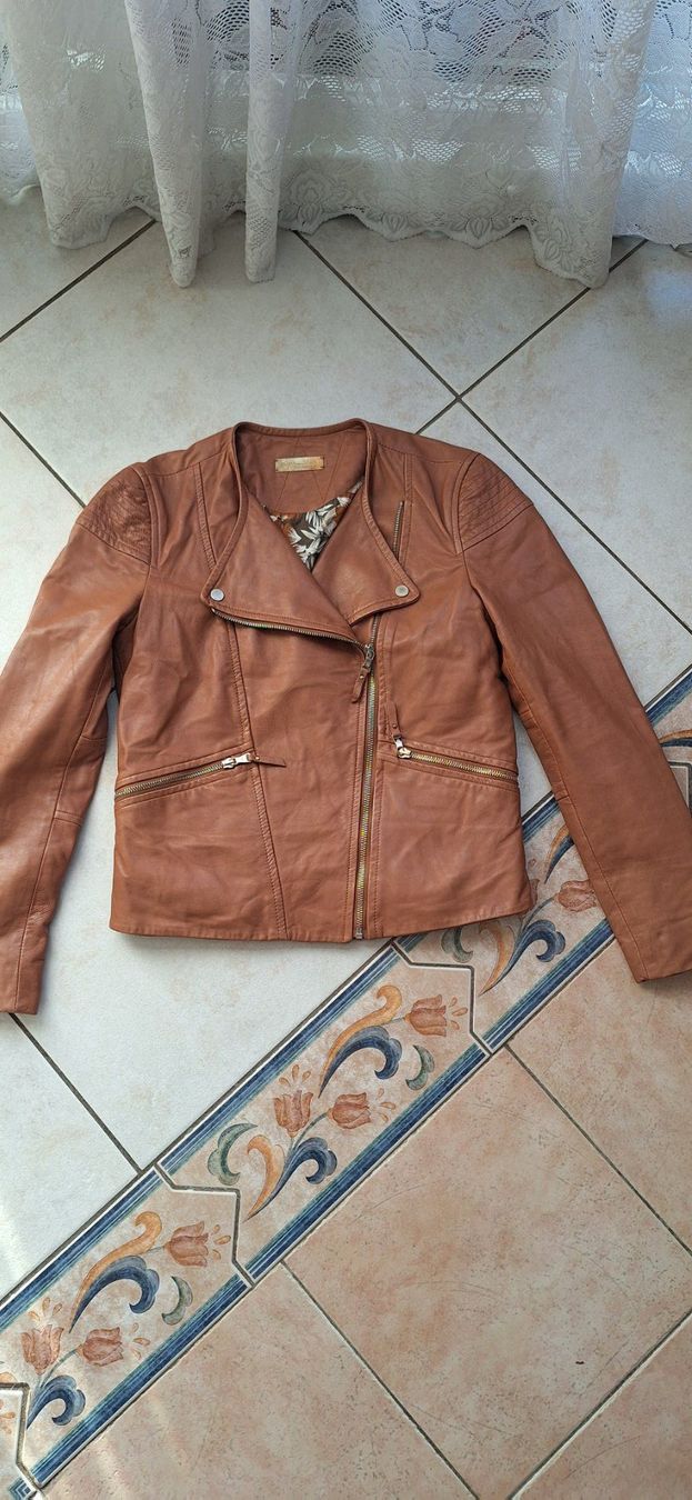 Massimo Dutti Giacche: Veste en cuir , Taille M – Usato da St-Triphon venduto da Jldr0 3