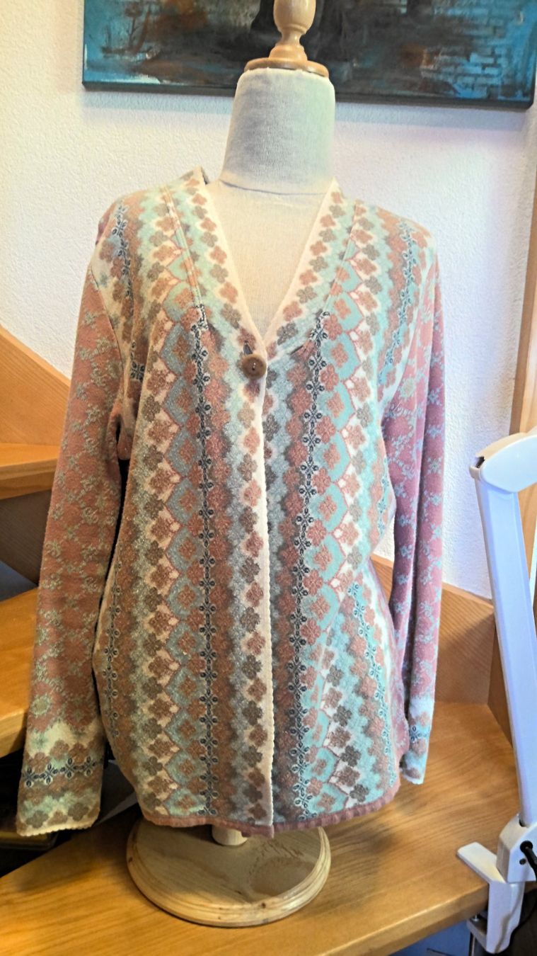 Giacche: Baumwoll Strickjacke von Dunque Gr. L – Usato da Uster venduto da Esther_Hagmann