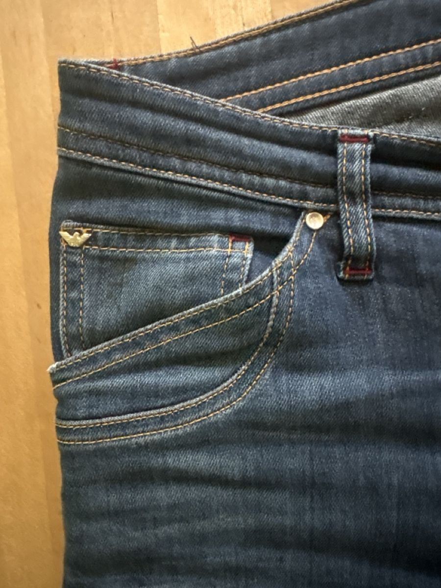 Armani Jeans: Armani Jeans Taille 29/29 – Usato da Düdingen venduto da Yellow 1