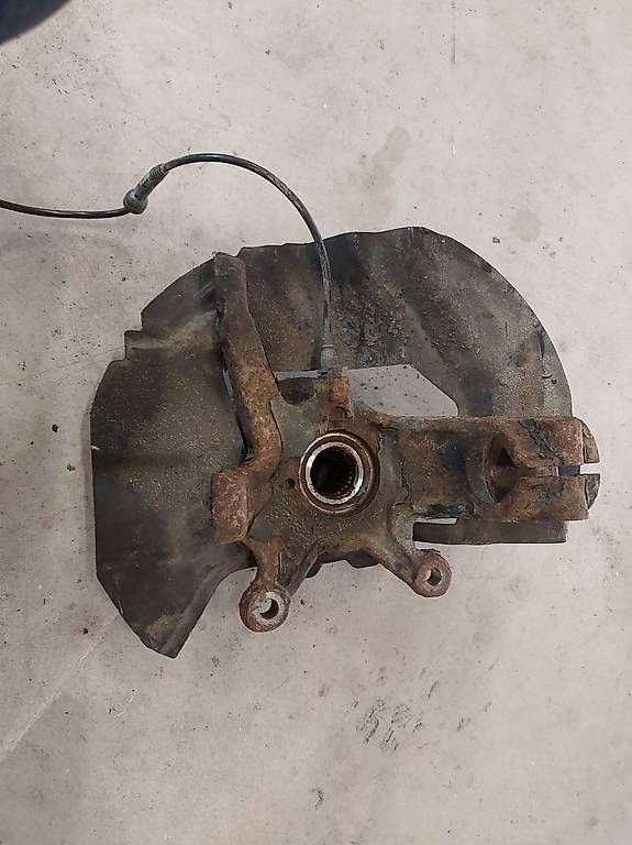 Tutti pezzi di ricambio auto: BMW E46 Allrad Achsschenkel – Usato da Mettendorf TG venduto da GarageSchenkel 1