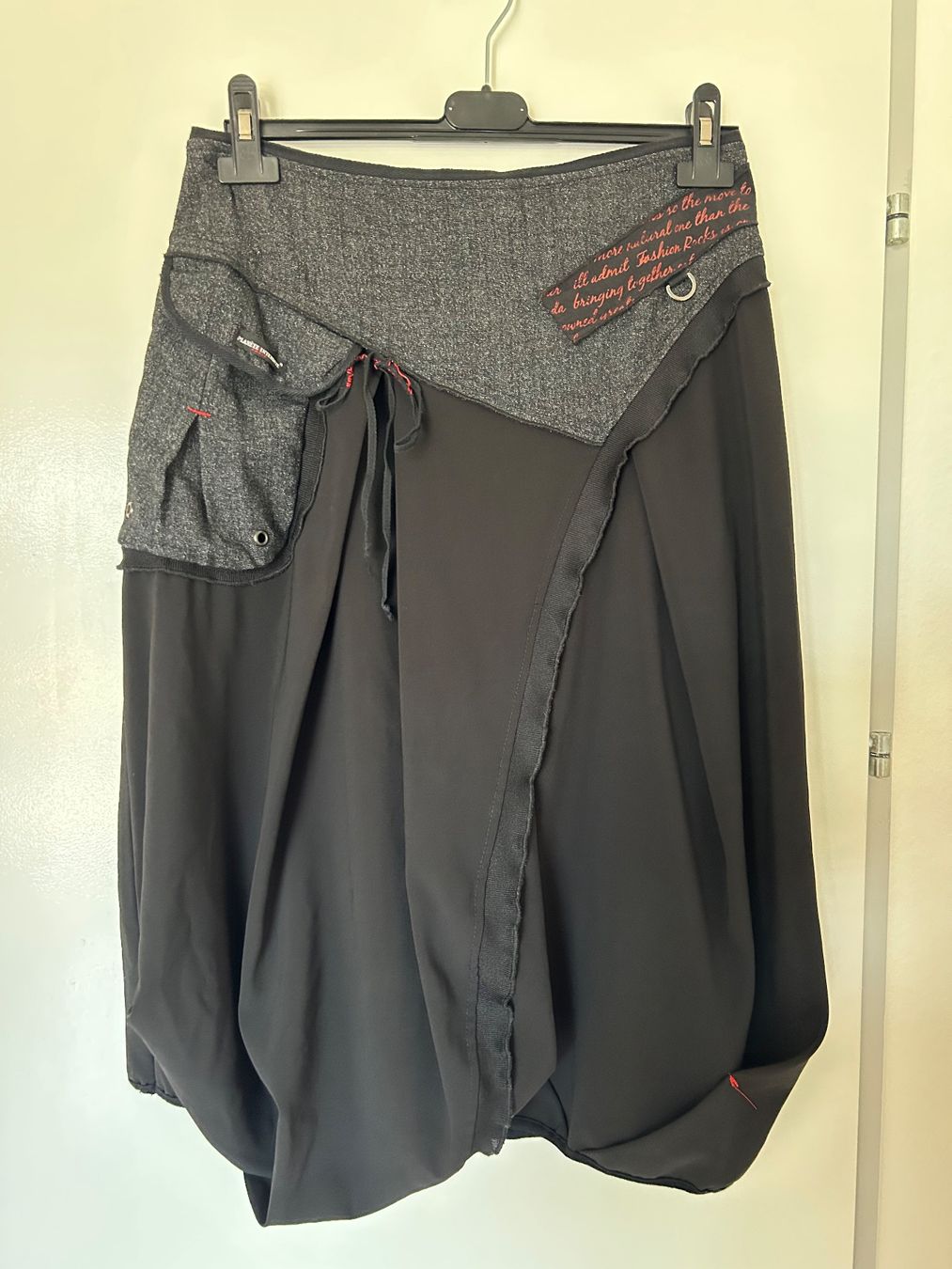 Gonne: Designer Rock 38/40 – Usato da Rorschach venduto da LuciaTramp