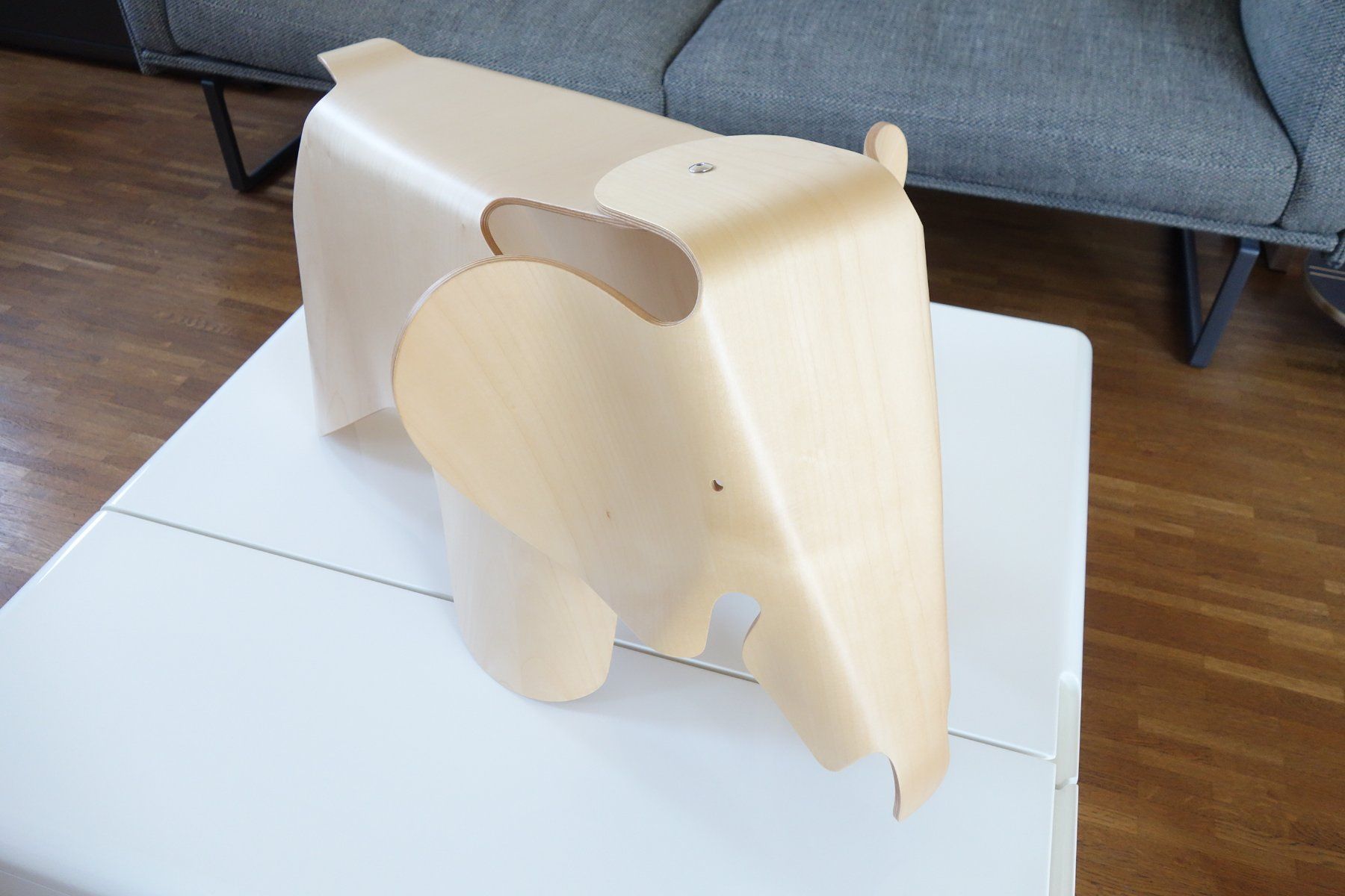 Vitra Statuette: Vitra Eames Plywood Elephant Anniversary Edition 2007 – Usato da St. Gallen venduto da 8201 2