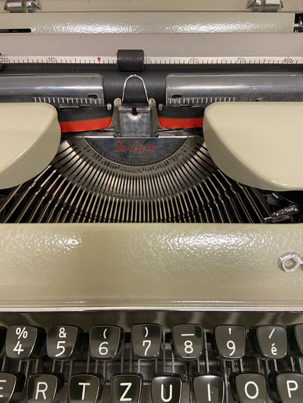 Macchine da scrivere: OLYMPIA DE LUXE SCHREIBMASCHINE – Usato da Dietikon venduto da brocki-eyra 3