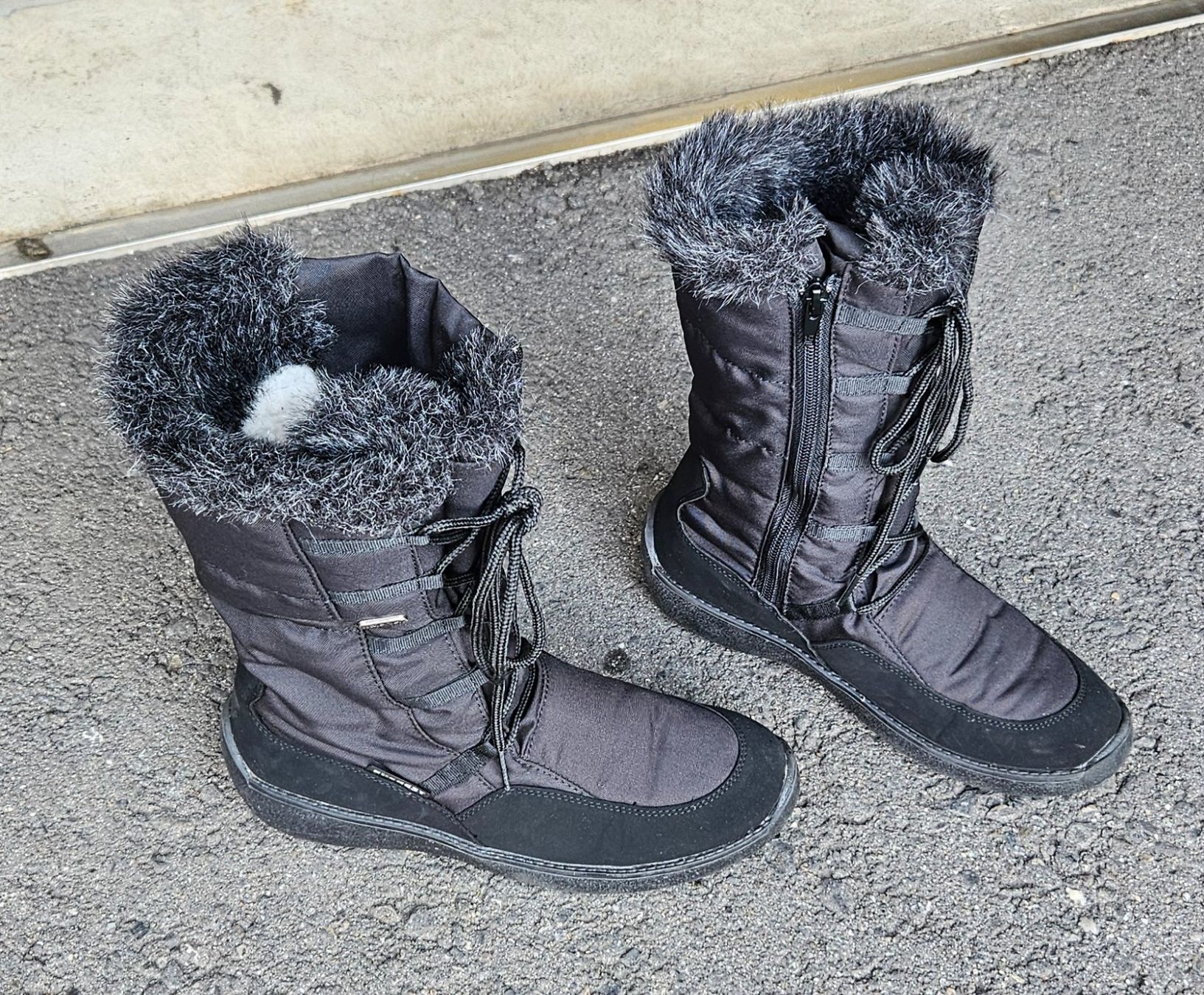 Scarpe da donna: Winterstiefel Gr39 – Usato da Bönigen venduto da mon_8fw5 1