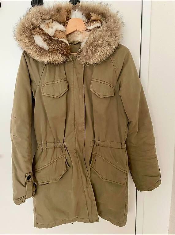 Giacche: Parka mit Fellkaputze Grösse S – Usato da Zürich venduto da Lara.01