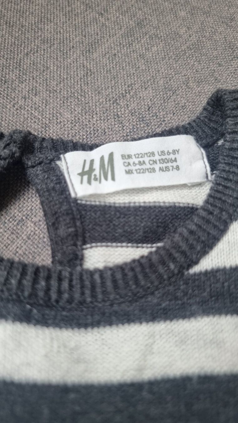 H&M Vestiti & Gonne: H&M Strickkleid, 122/128 – Usato da Buttikon SZ venduto da Limo180 2