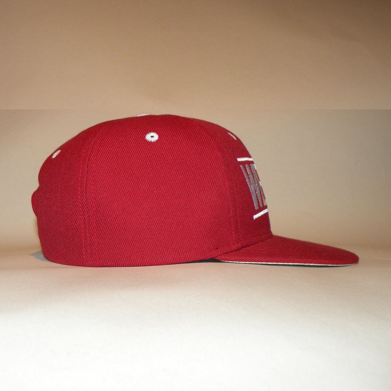 Copricapi, berretti & cappellini: Snapback von We Are V – Nuovo e nell'imballaggio originale da Schüpfheim venduto da WeAreV 1