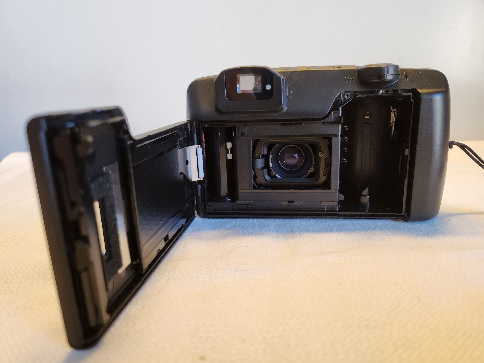 Pentax Kamera: Pentax Espio 80V Analogkamera 35mm mit Tasche – Gebraucht aus Zürich von BAENZERINO 7