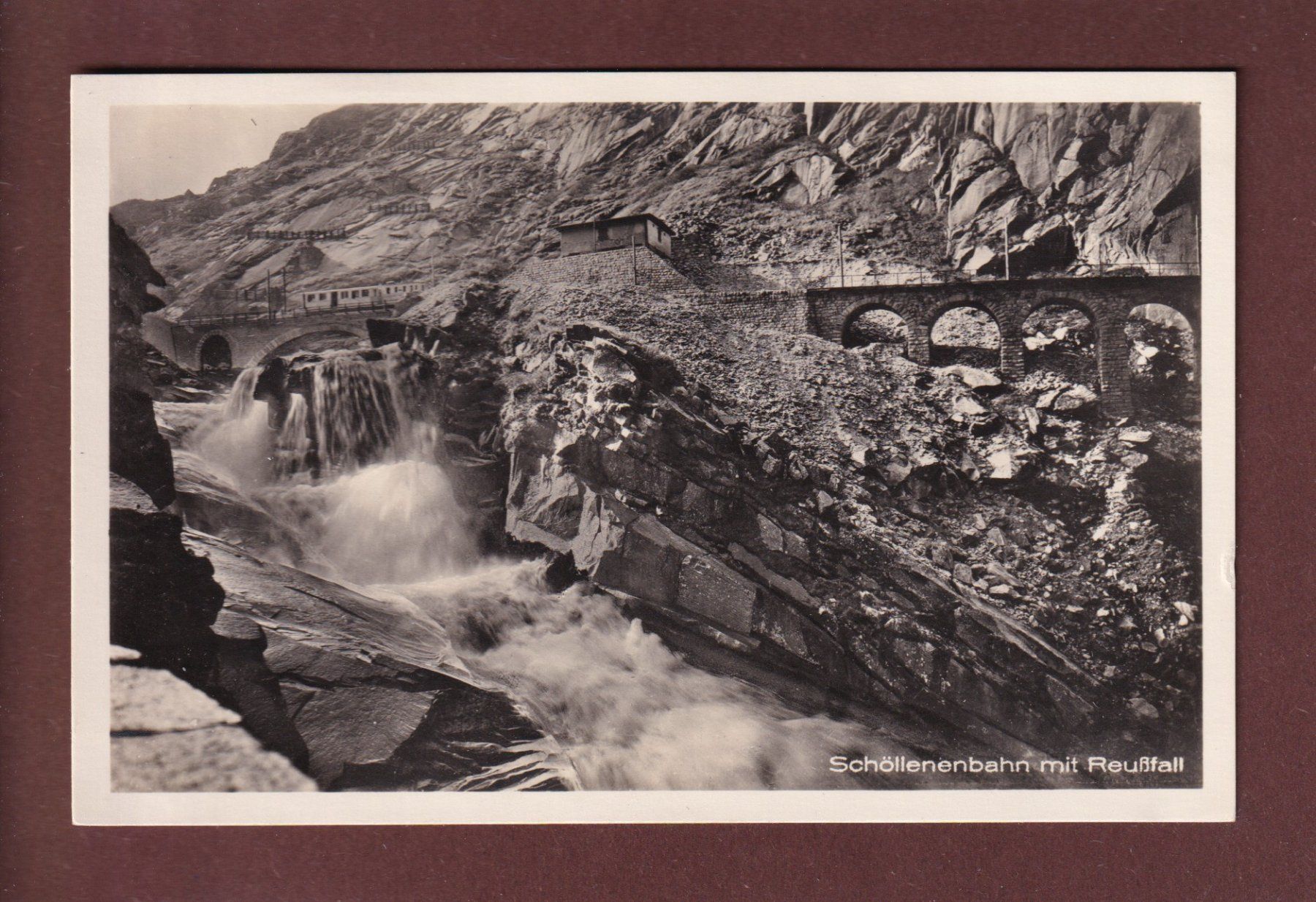 Cartoline postali: SCHÖLLENENBAHN - Reussfall – Usato da Pully venduto da nicecards