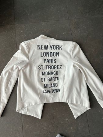 Nikkie Blazer weiss bedruckt Rücken Grösse S guter Zustand