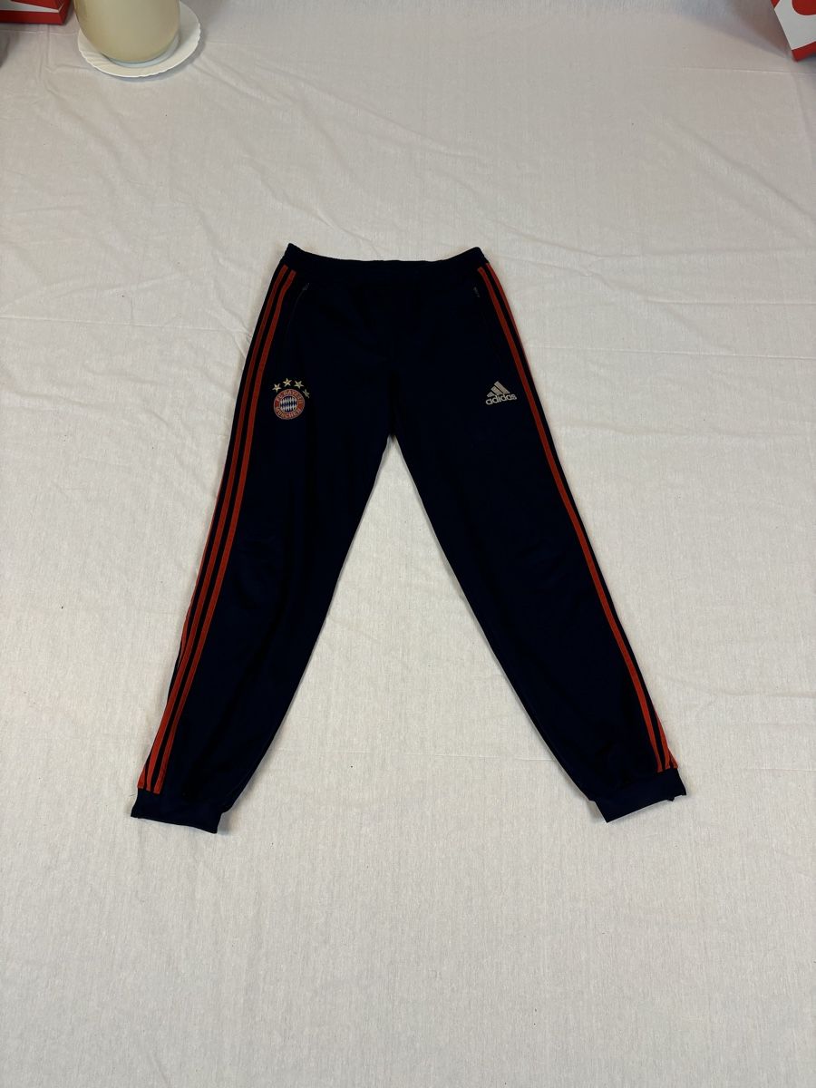 Adidas Hosen: Adidas Trainerhose Bayern München – Neu (gemäss Beschreibung) aus Lindau von KT_Vintage