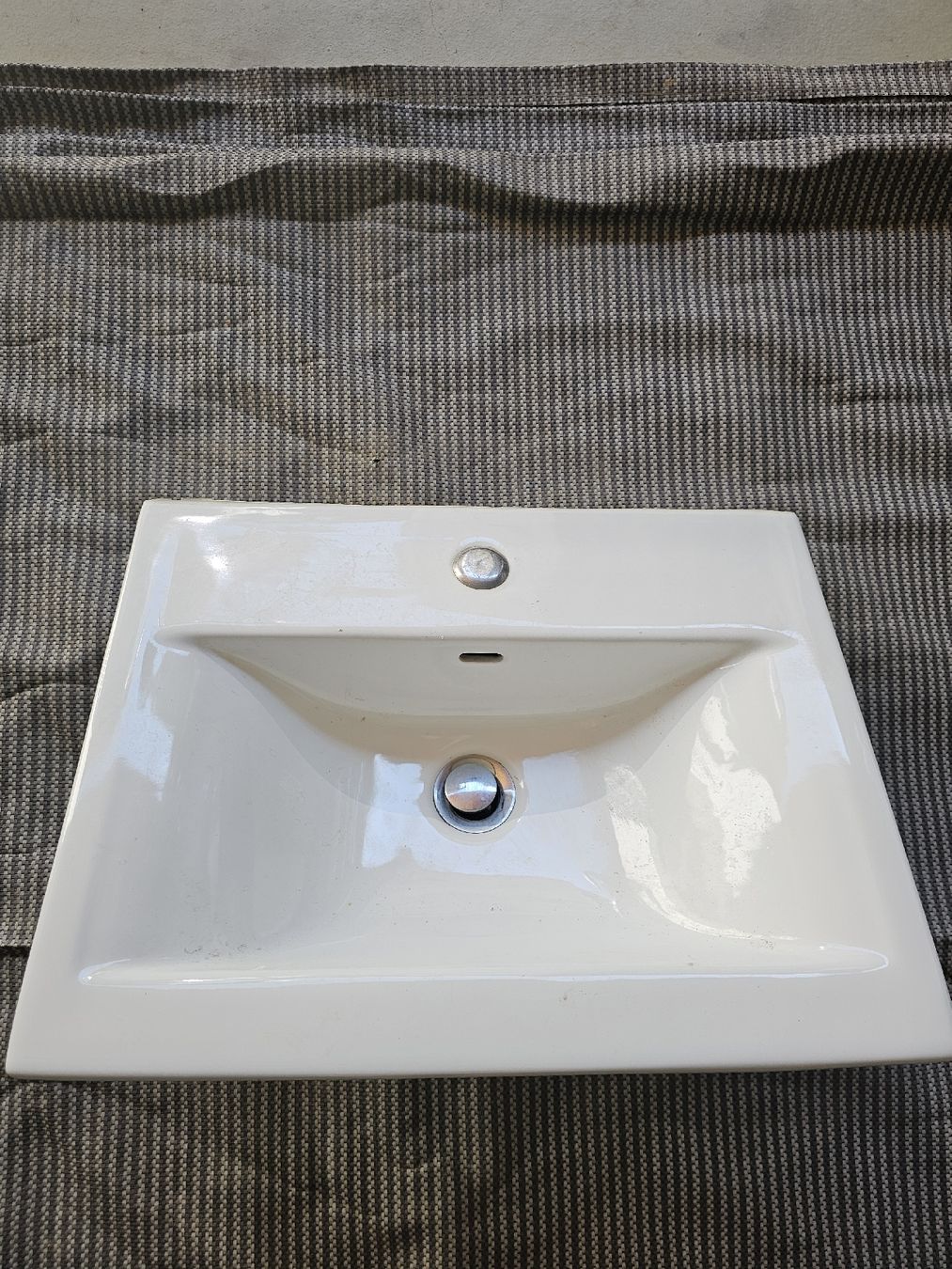 Spülbecken & Waschbecken: Lavabo 38x51 cm – Gebraucht aus Interlaken von Dieselpower111 1