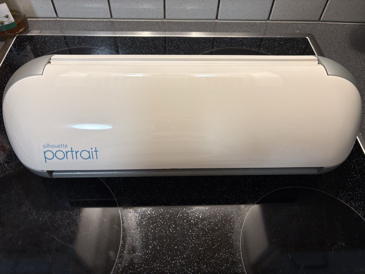 Silhouette Drucker: Silhouette Portrait plotter con CD software – Gebraucht aus Novazzano von jen_hx8j 1