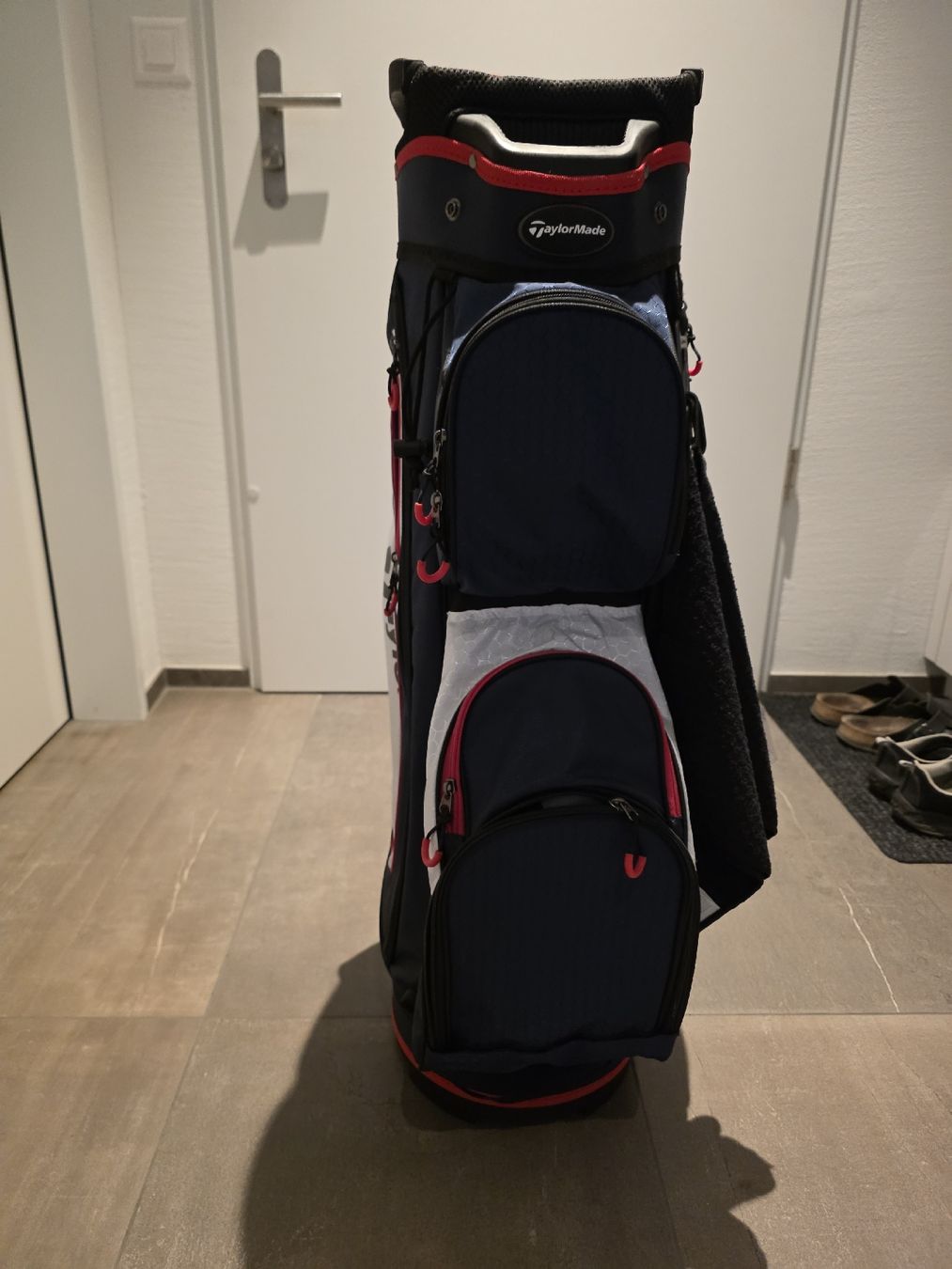 Taylor Made Borse: TaylorMade Cartbag Select Plus – Nuovo (secondo la descrizione) da Sarmenstorf venduto da sebi1975 1