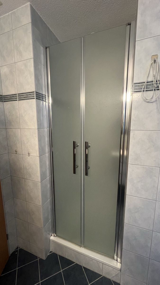 Docce: Duschtüren Glas Dusche – Usato da Schaanwald FL venduto da G60_Power