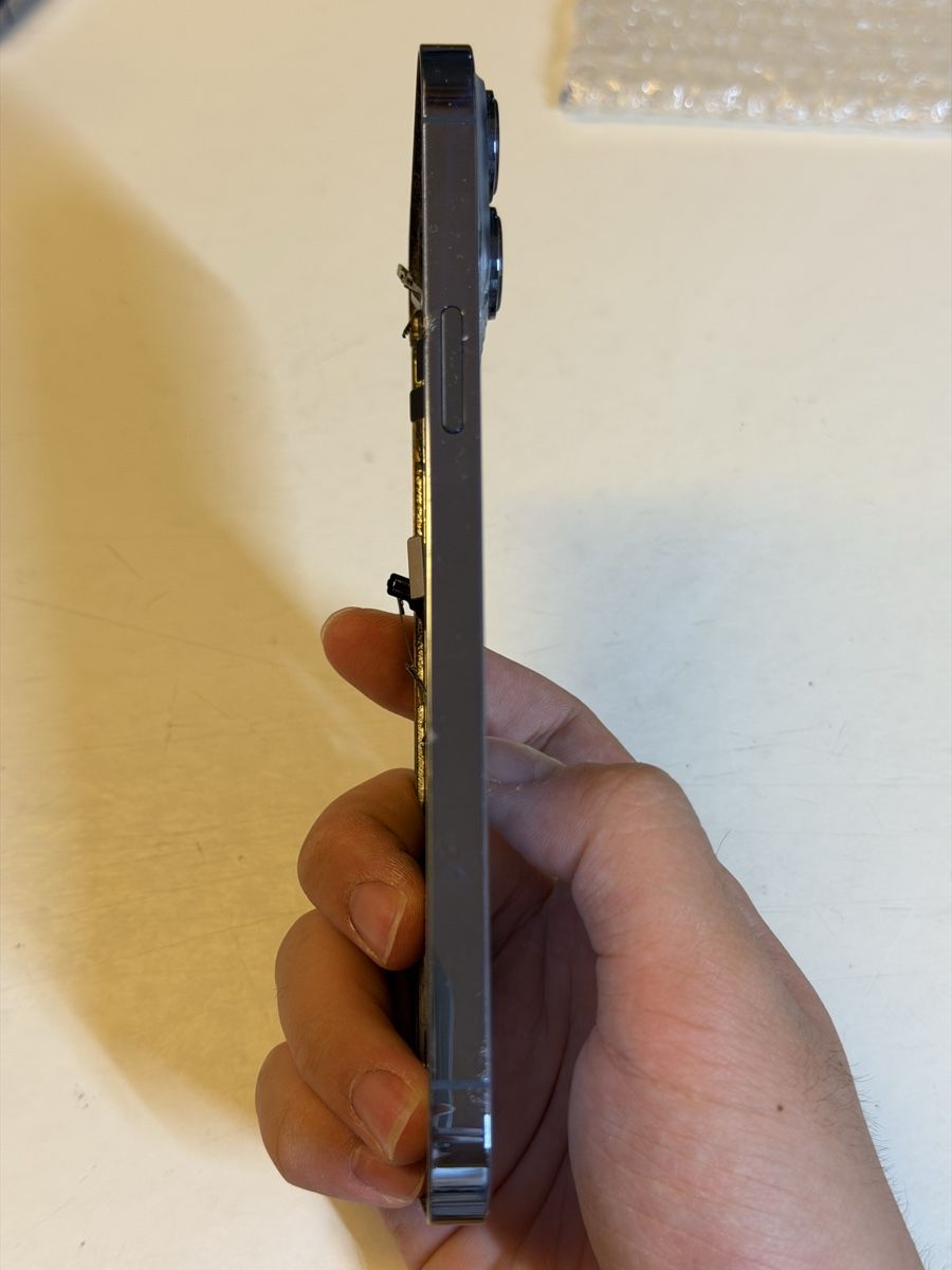 Apple Portables: iPhone 13Pro Max Gehäuse Blau – Défectueux à Chur par beverlyone 1