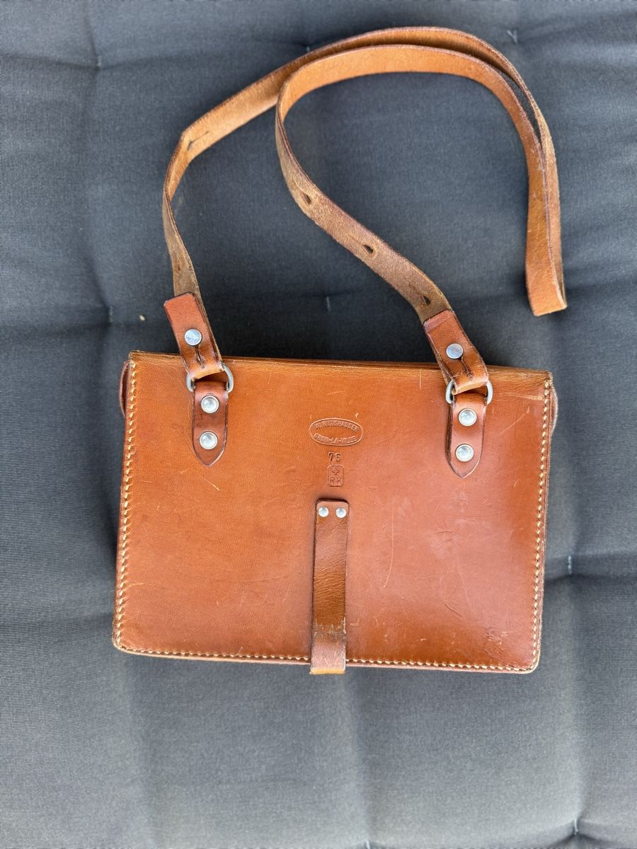 Schweizer Armee Borse: Vintage Ledertasche – Usato da Aarburg venduto da Schatzaffe 3