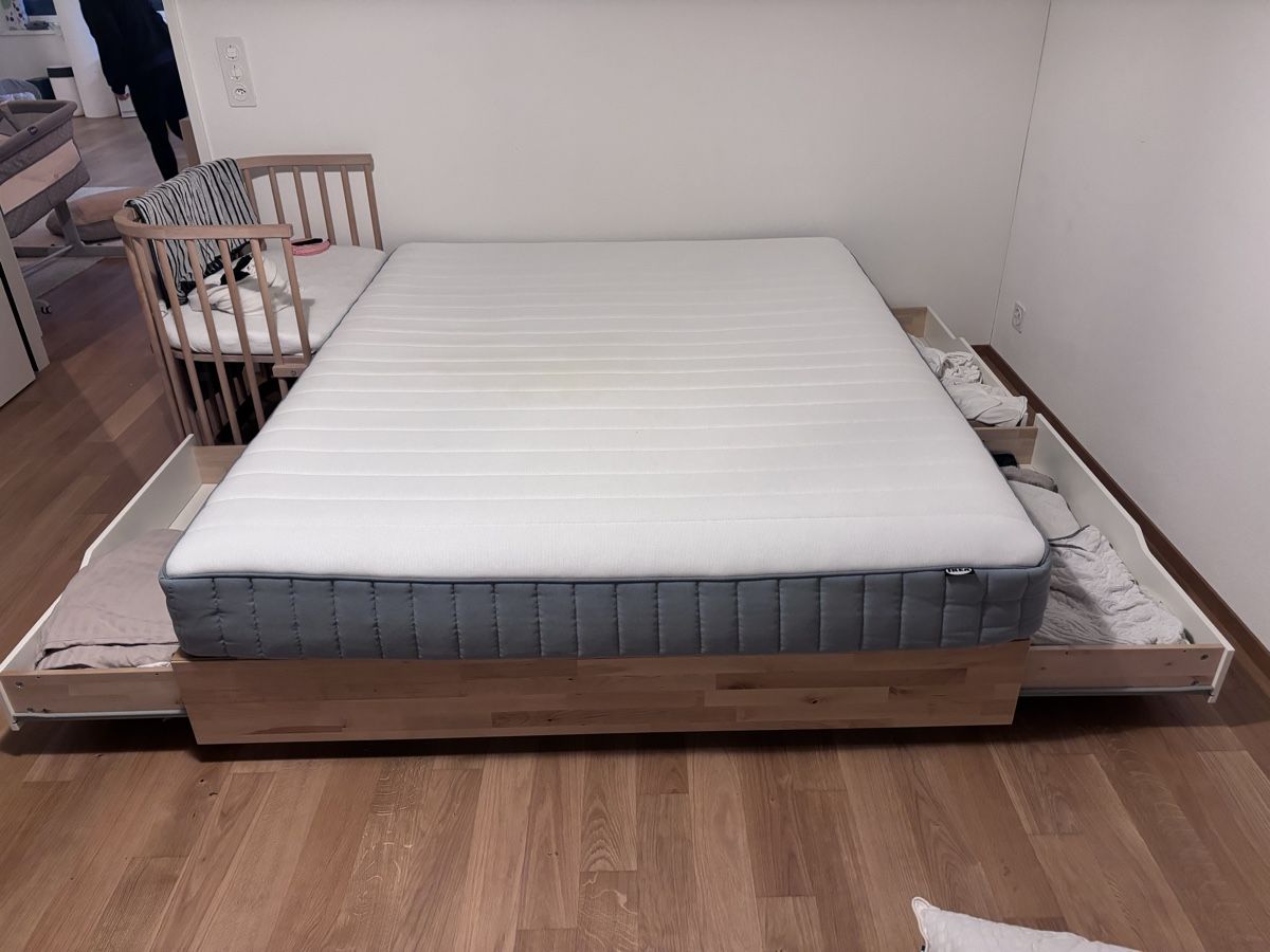Ikea Letti: Matratze+ Bett 160x200 – Usato da Zürich venduto da adr_6vnq 2