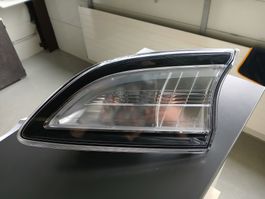 Heckleuchte in Kofferraumdeckel zu Mazda 3 Modell BL