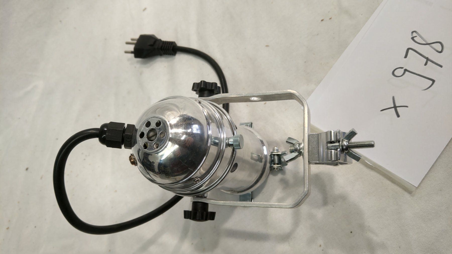 Fari: Par16 Deko Scheinwerfer mit Clamp  (x978) – Usato da Däniken SO venduto da Profog1 5