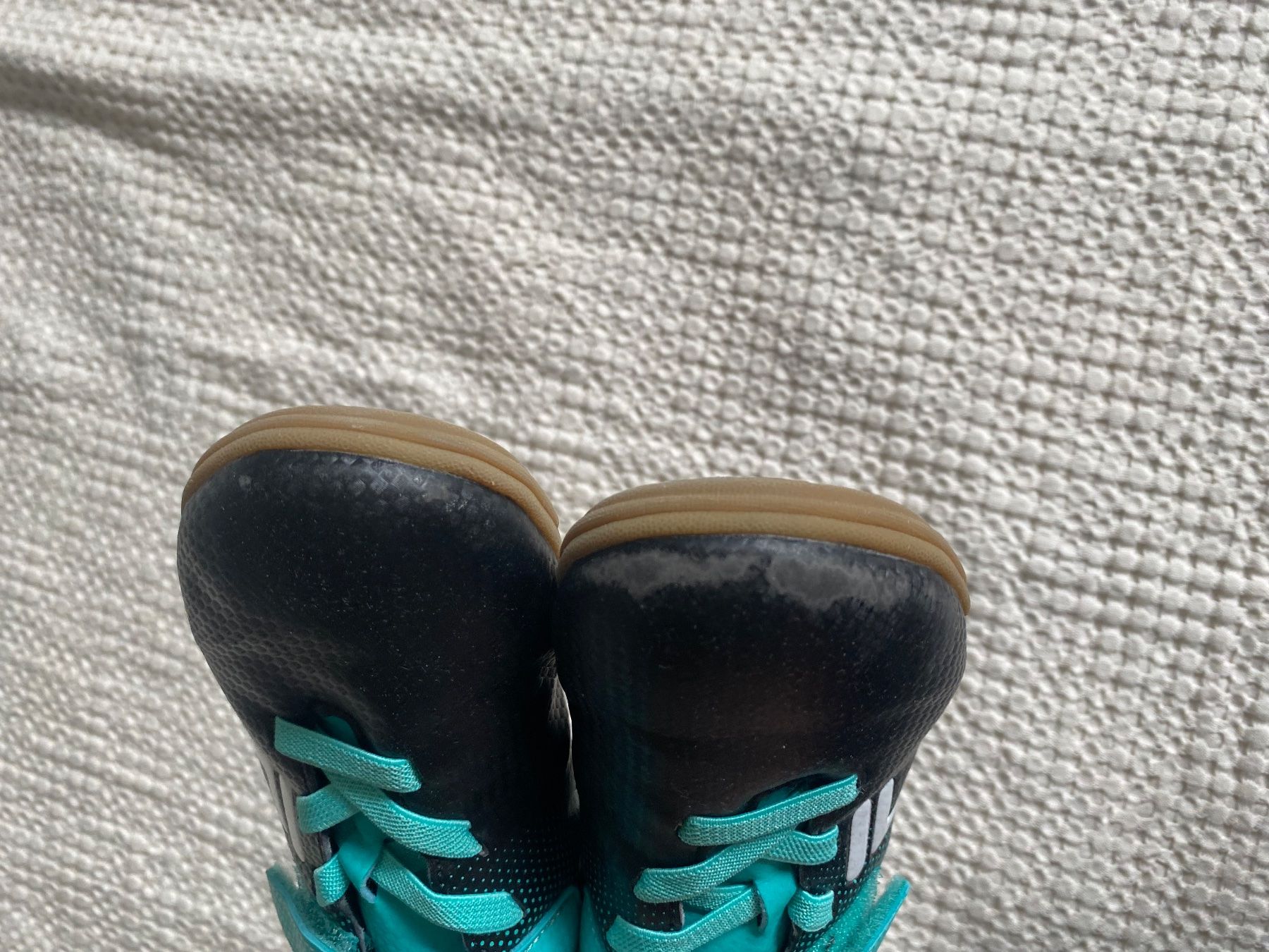 Fila Schuhe für Jungen: Fila Hallenturnschuh Gr. 33 – Gebraucht aus Bolligen von Picasso79 2