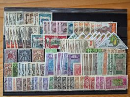 Briefmarken weltweit auf Karte D3 Zustand gemäss Bild
