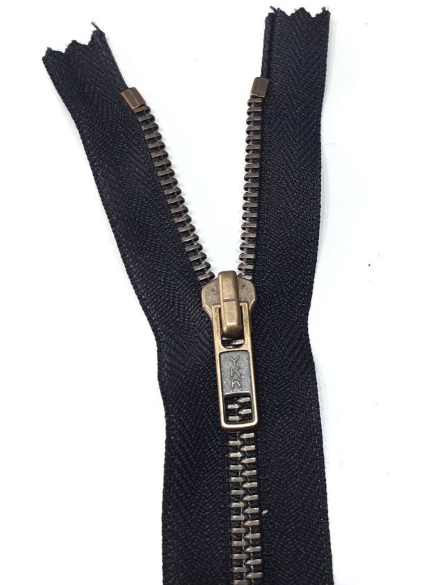 Tessuti: Reißverschluss 14 cm -  Fermeture éclair 14 cm – Nuovo (secondo la descrizione) da Savagnier venduto da Marderuth
