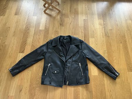 Coole Kunstlederjacke von H&M in Schwarz, Grösse M, top Zust
