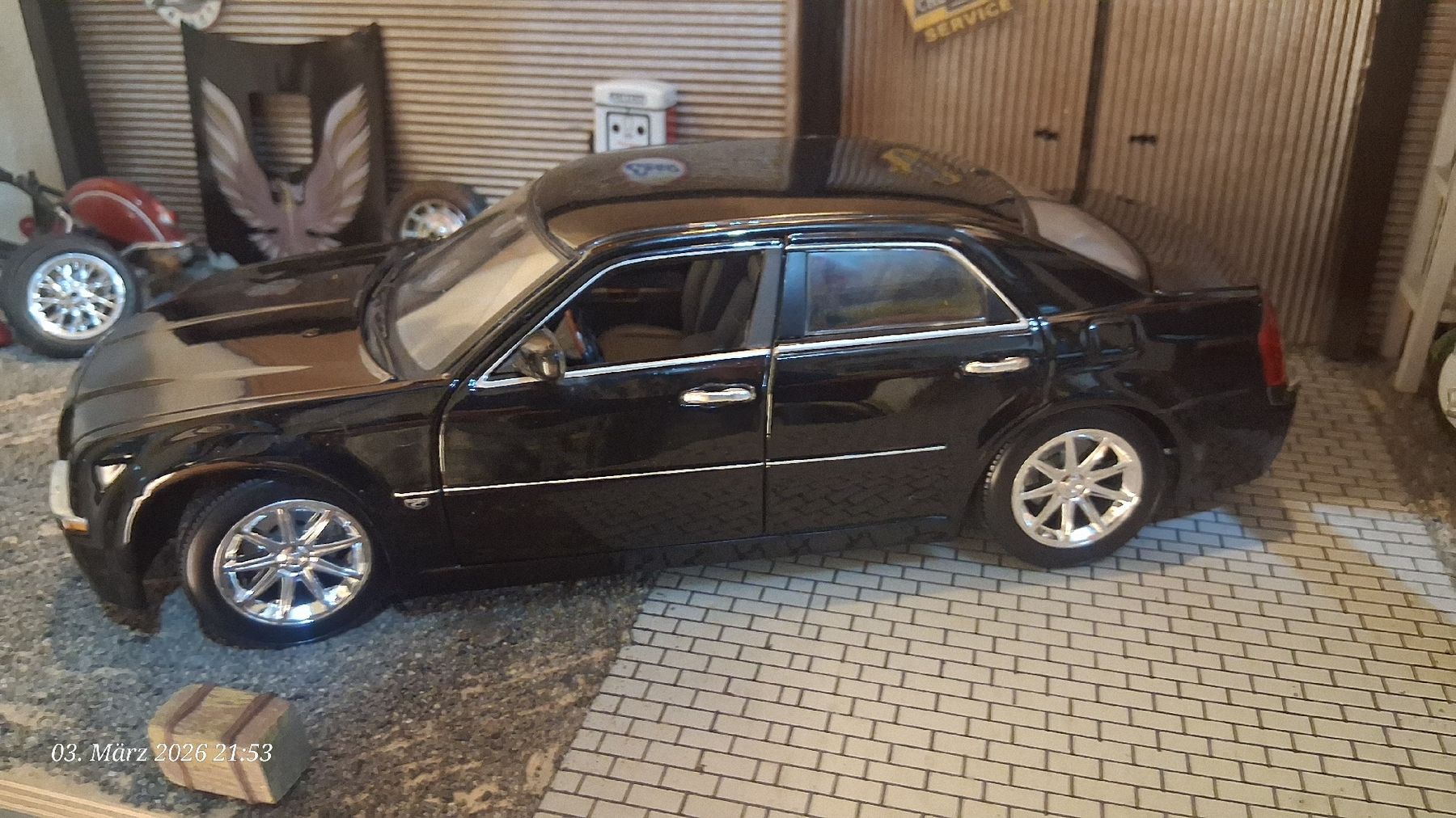 Maisto Voitures modèles: Chrysler 300C Hemi 1:18 – Neuf (Voir description) à Wolfenschiessen par 2-stroke-garage 2