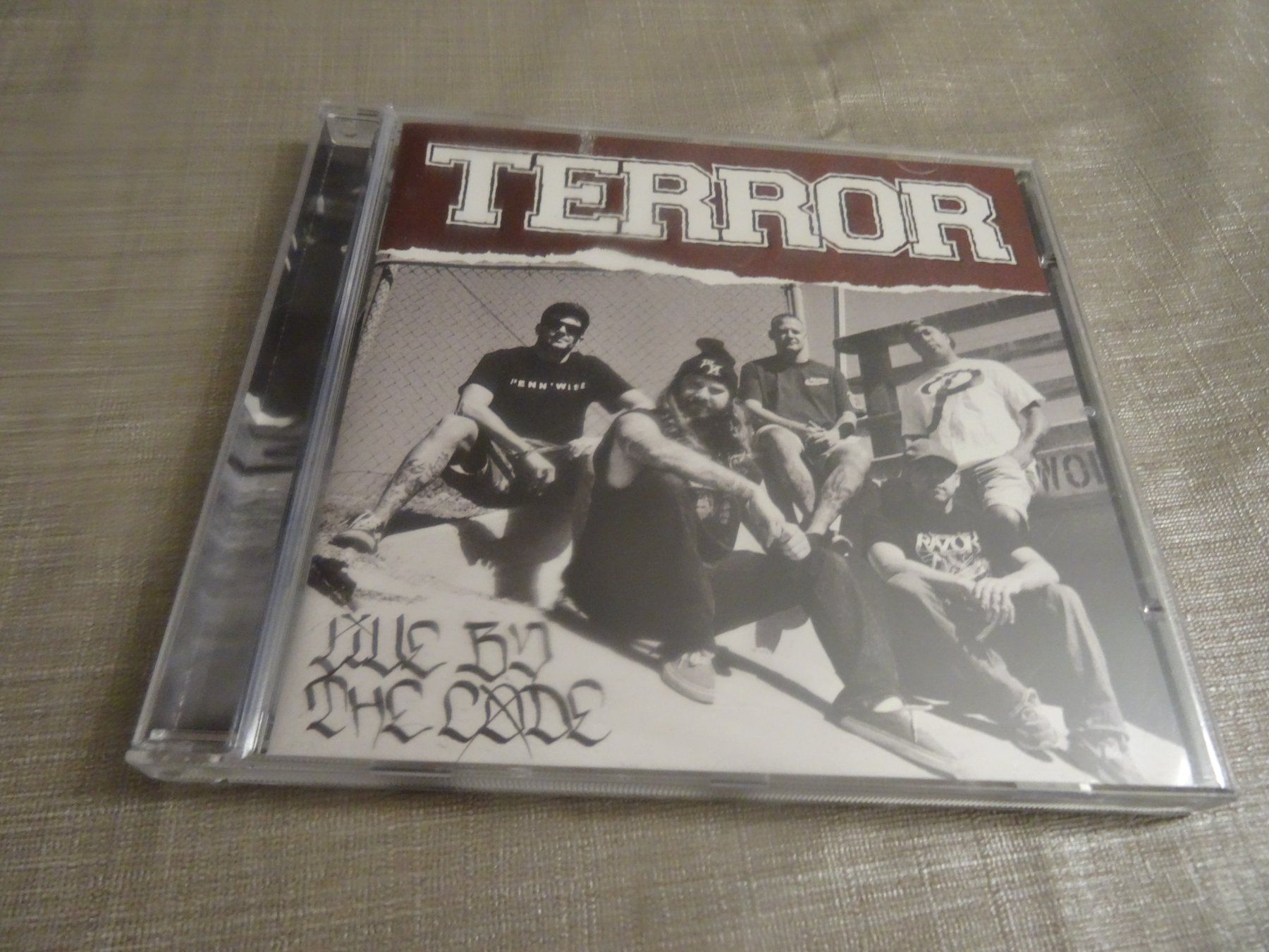 CD: Terror - Live By The Code - CD – Usato da Olten venduto da Disc-Ausverkauf