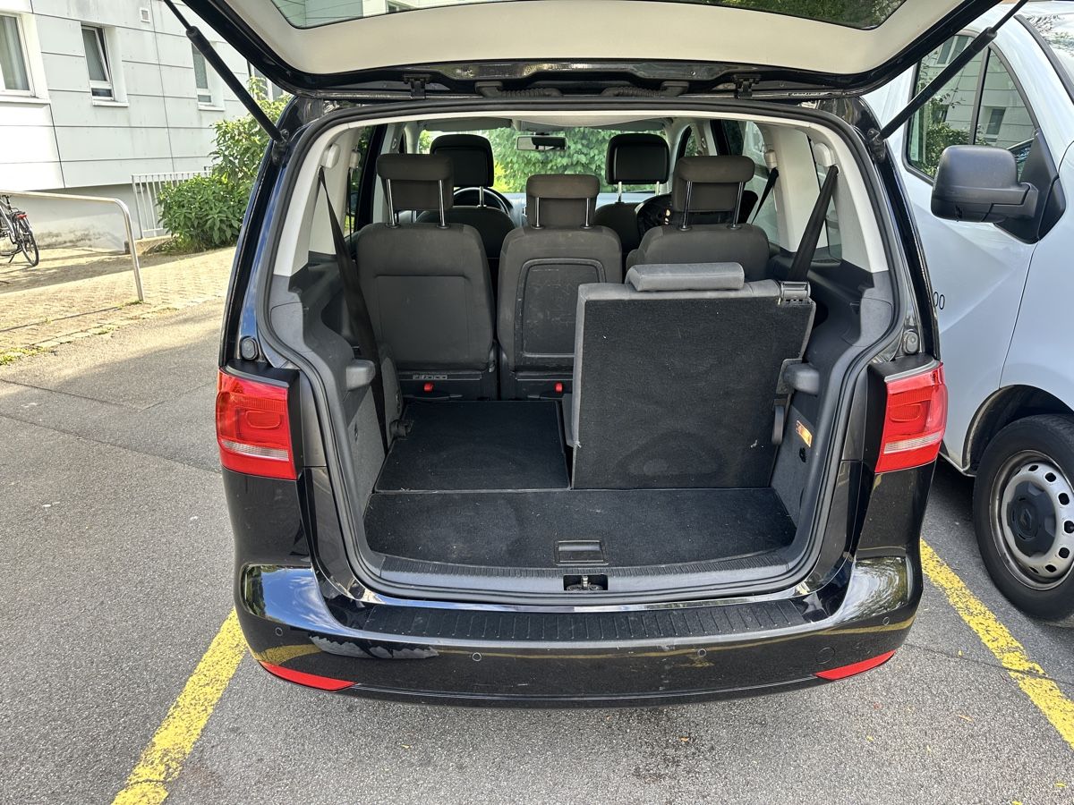VW Automobili: VW Touran 2.0 Tdi frisch ab MFK – Usato da Fällanden venduto da May-bach 2