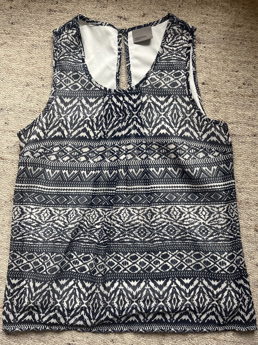 Top: Summer blouse vero moda – Usato da Saas-Fee venduto da Marienelly19